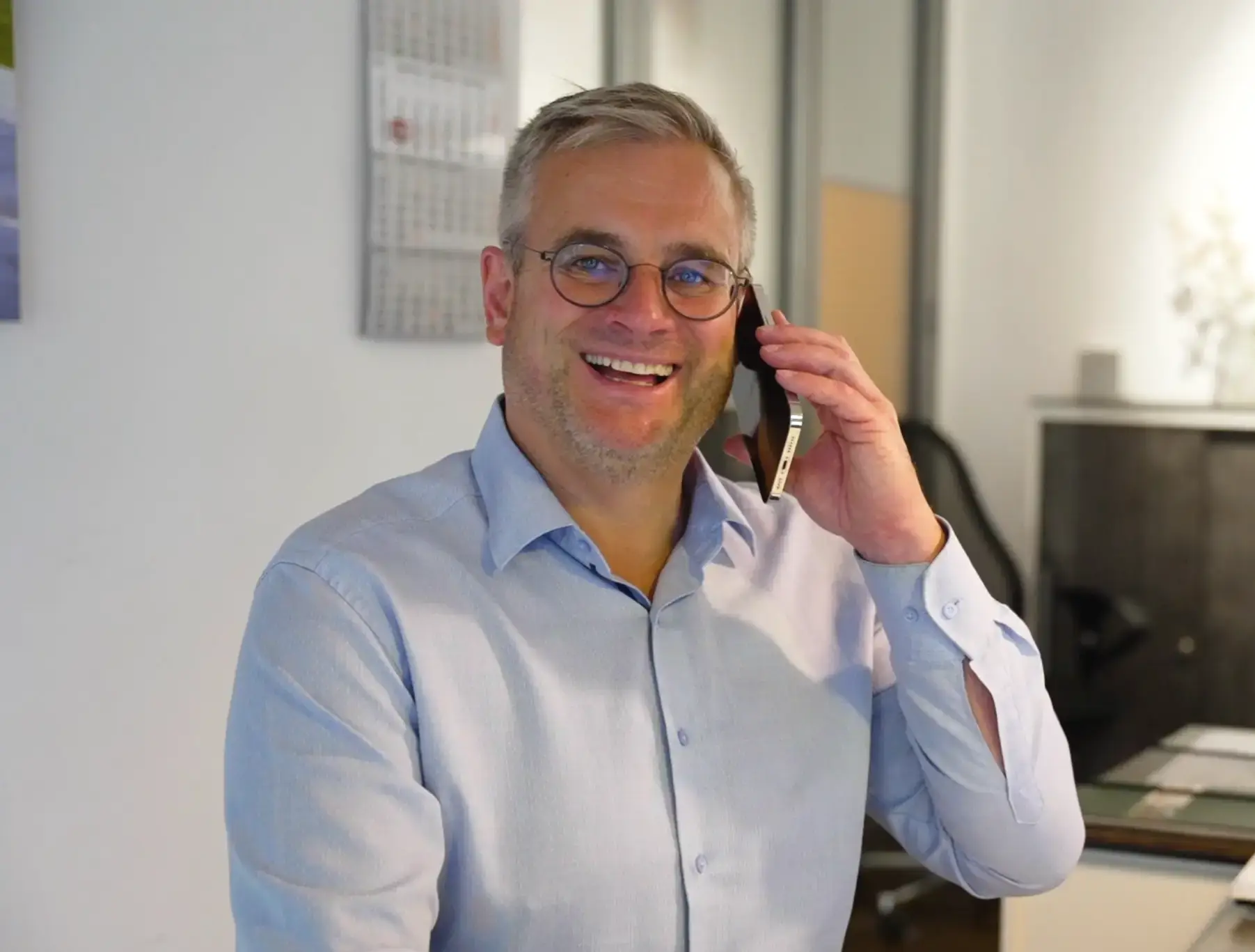 Sebastian Knoop von B & K Knoop Haustürenstudio aus Nusse berät Kunden persönlich zu Haustüren, Fenstern, Wintergärten und Terrassenüberdachungen. Treten Sie in Kontakt.